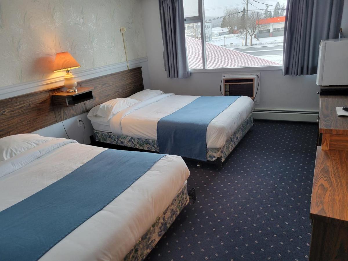 Lakewood Inn 100 Mile House 외부 사진
