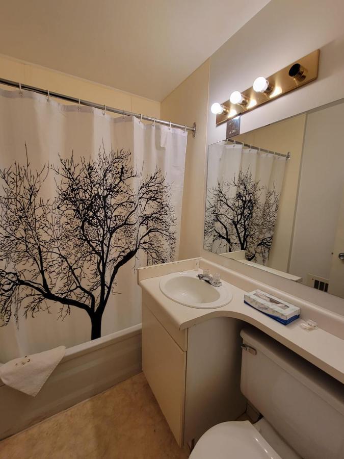 Lakewood Inn 100 Mile House 외부 사진