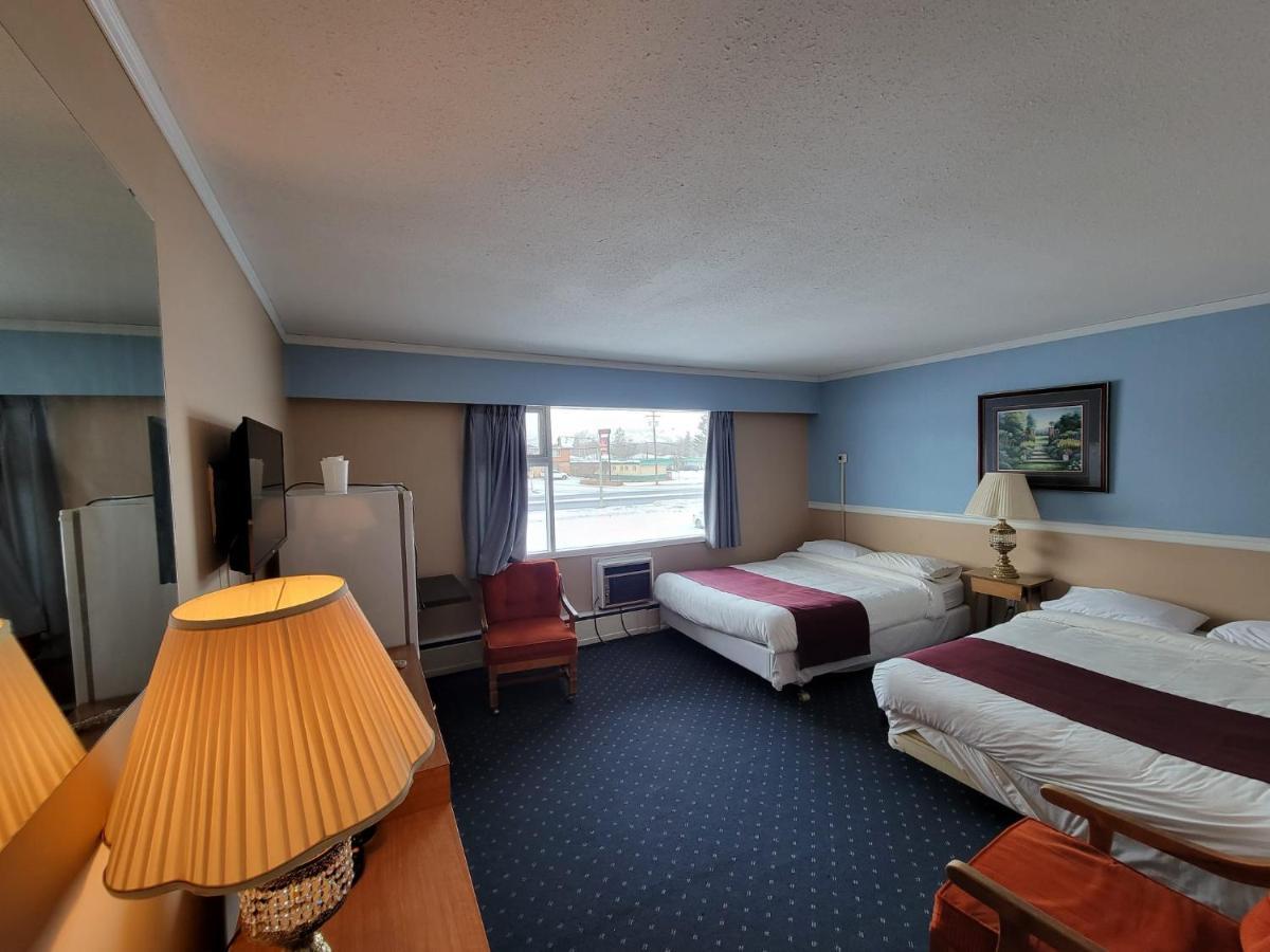 Lakewood Inn 100 Mile House 외부 사진