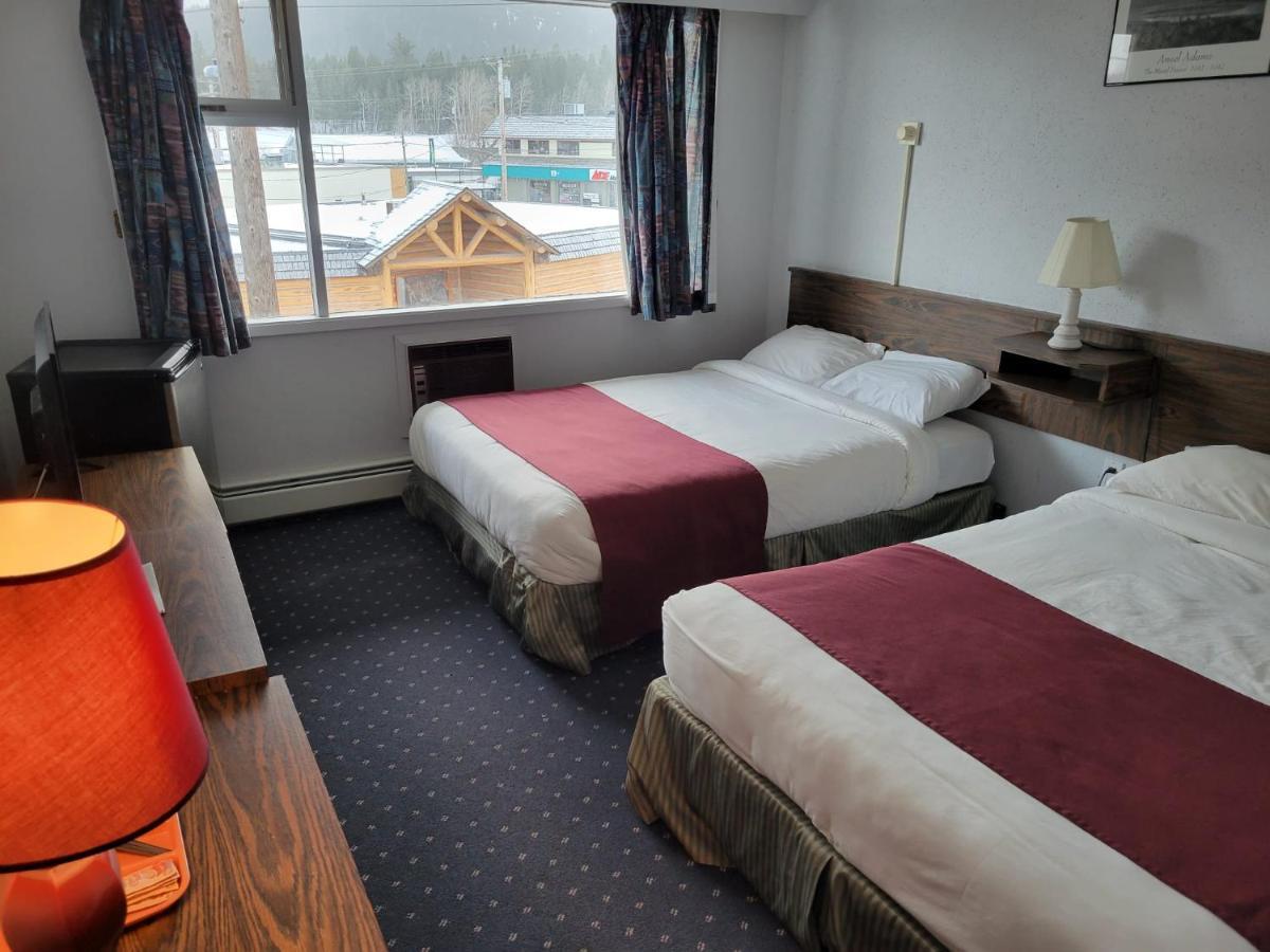 Lakewood Inn 100 Mile House 외부 사진