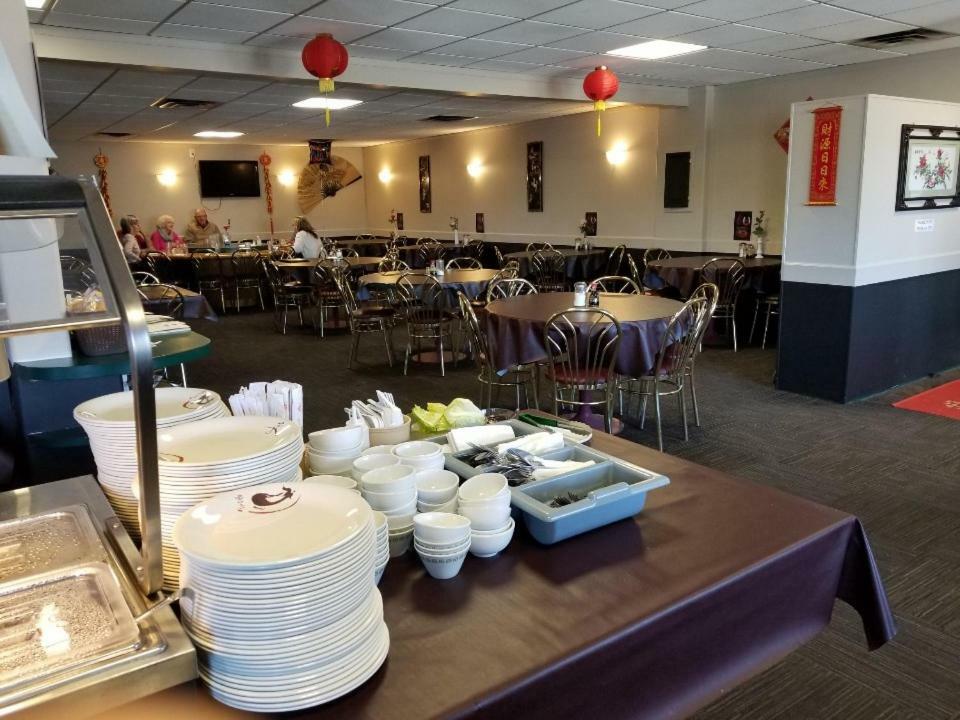 Lakewood Inn 100 Mile House 외부 사진